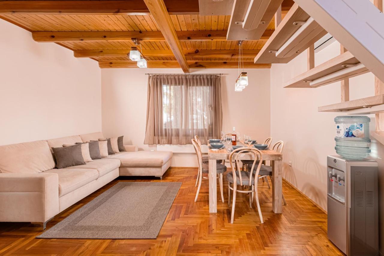 Posteleki Vendeghaz-Nyugalom Szigetei Villa Gyula Exterior photo