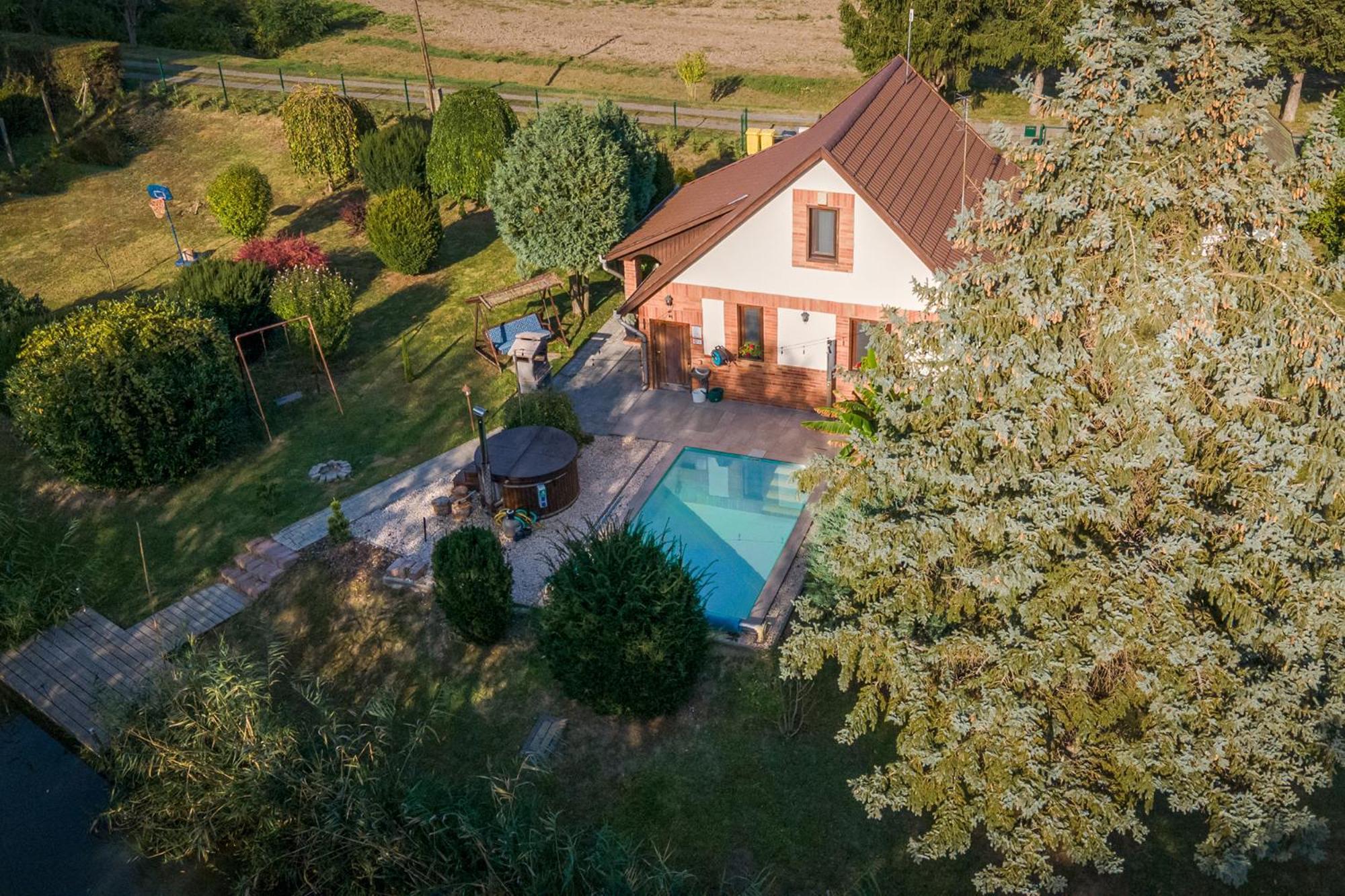 Posteleki Vendeghaz-Nyugalom Szigetei Villa Gyula Exterior photo