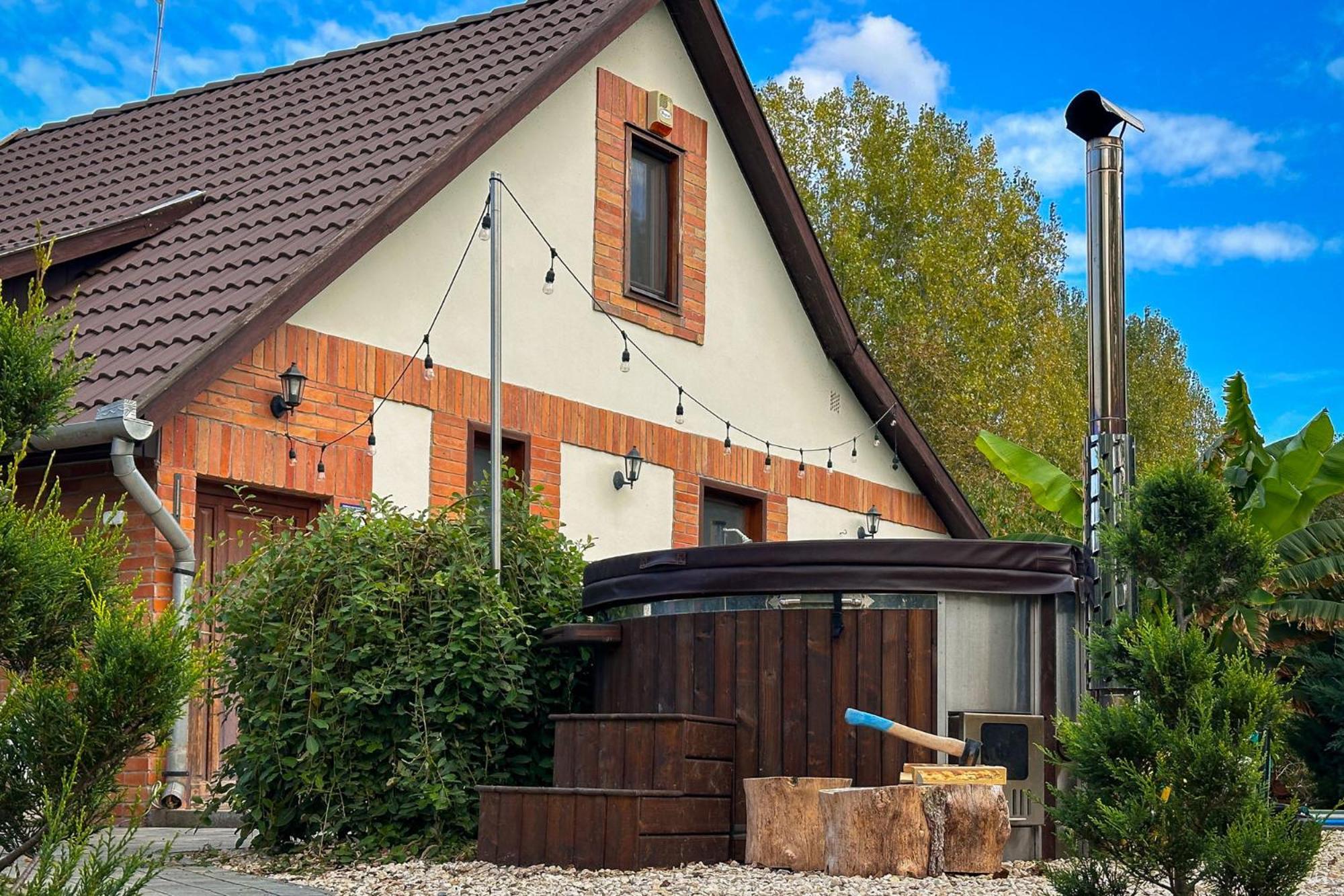 Posteleki Vendeghaz-Nyugalom Szigetei Villa Gyula Exterior photo