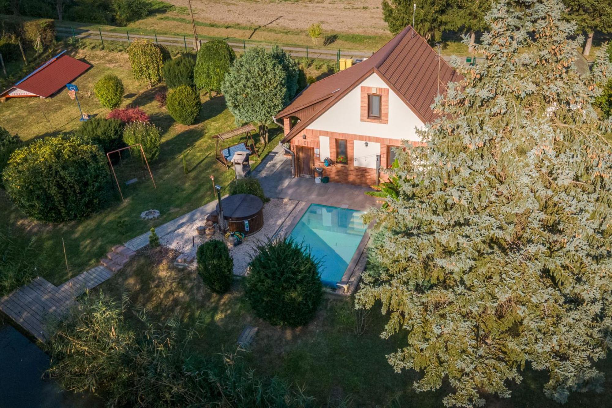 Posteleki Vendeghaz-Nyugalom Szigetei Villa Gyula Exterior photo